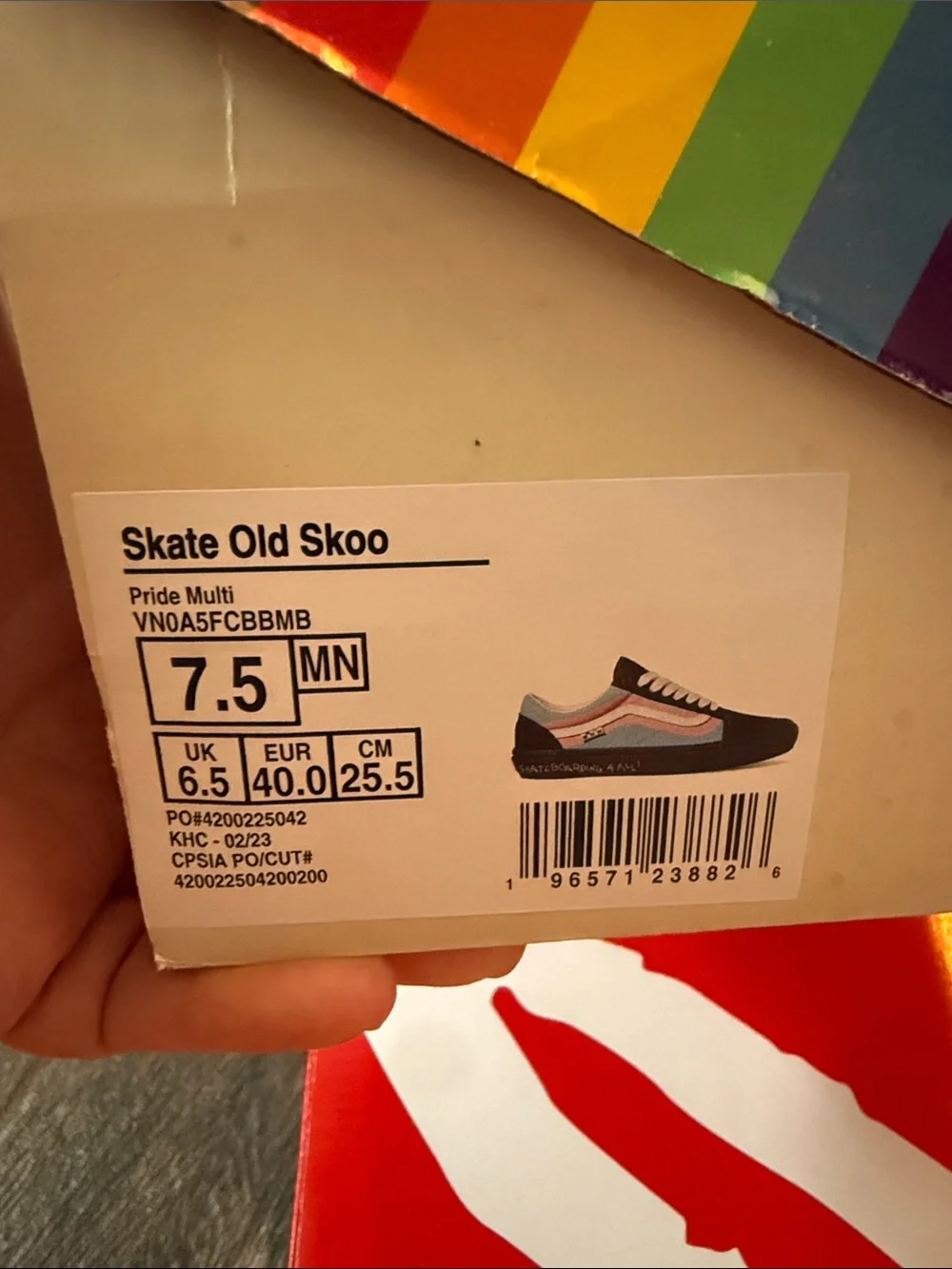 Vans Pride Wave Low-Top Sneakers with Black Trim Unisex 7.5M/9W